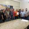 Prefeito Angelo Guerreiro empossa nova diretoria da Associação dos Feirantes de Três Lagoas