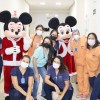 Em clima de Natal: Hospital Auxiliadora de Três Lagoas recebe visita da Minnie e Mickey