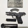 Polícia Militar de Água Clara apreende pistola com motorista embriagado