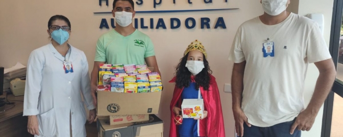 Alunos da escola Ramez Tebet arrecadam gelatinas e doam para o Centro de Oncologia do Hospital de Três Lagoas