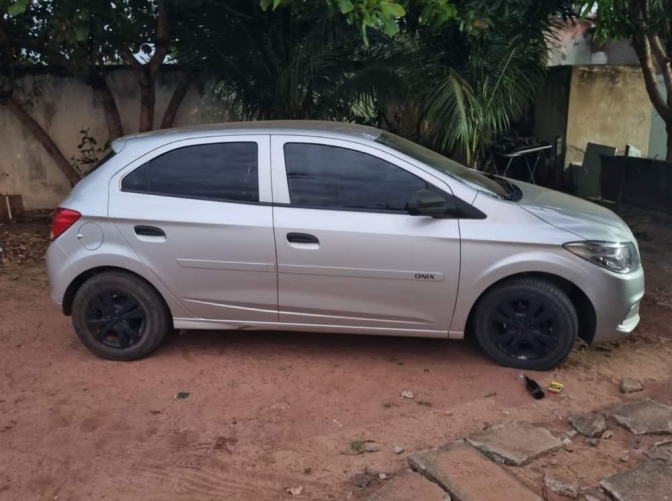 Polícia Civil localiza carro roubado em rancho em Buritama