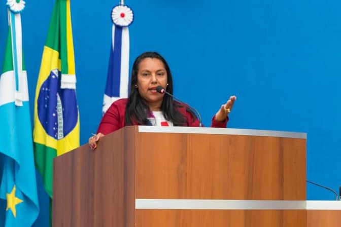 Vereadora Sirlene requisita melhorias em vias municipais em Três Lagoas