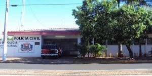 Policial é promovida depois de amamentar bebê abandonado