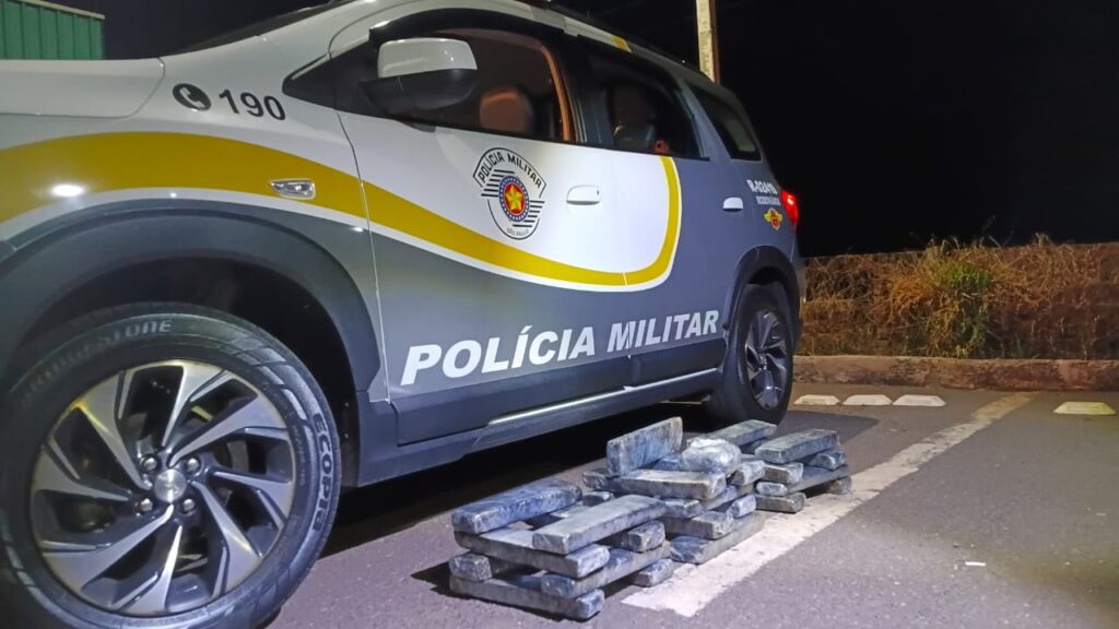 Polícia Rodoviária prende mulher com mais de 26 kg de drogas em ônibus na SP 300 em Andradina