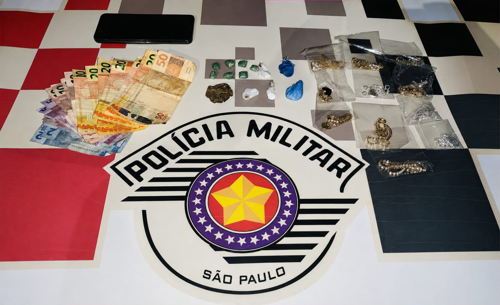 Força Tática de Andradina fecha ponto de tráfico de drogas na Vila São João 
