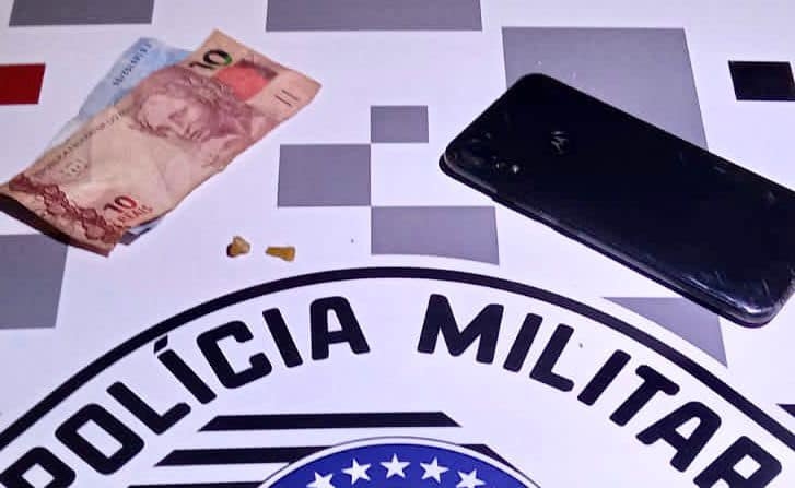 Patrulha Comando de Andradina prendeu desocupado por tráfico de drogas na Vila Mineira após várias denúncias