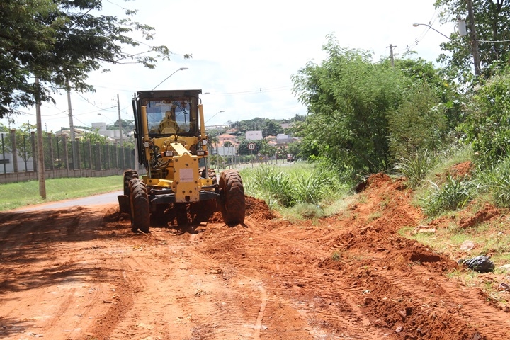 Prefeitura de Birigui recupera máquina patrol que estava parada há mais de dois anos em oficina