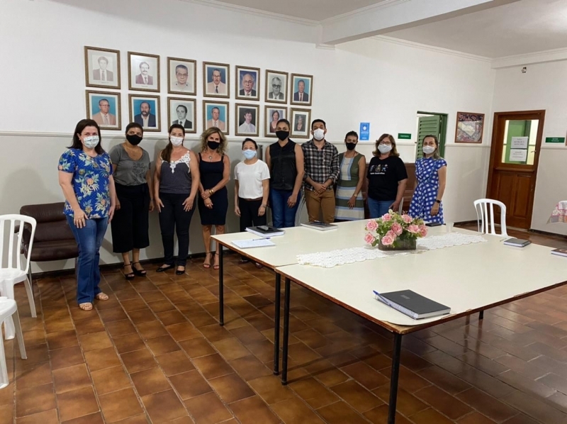 Primeira-dama de Andradina visita Apae e afirma parceria para trabalho social