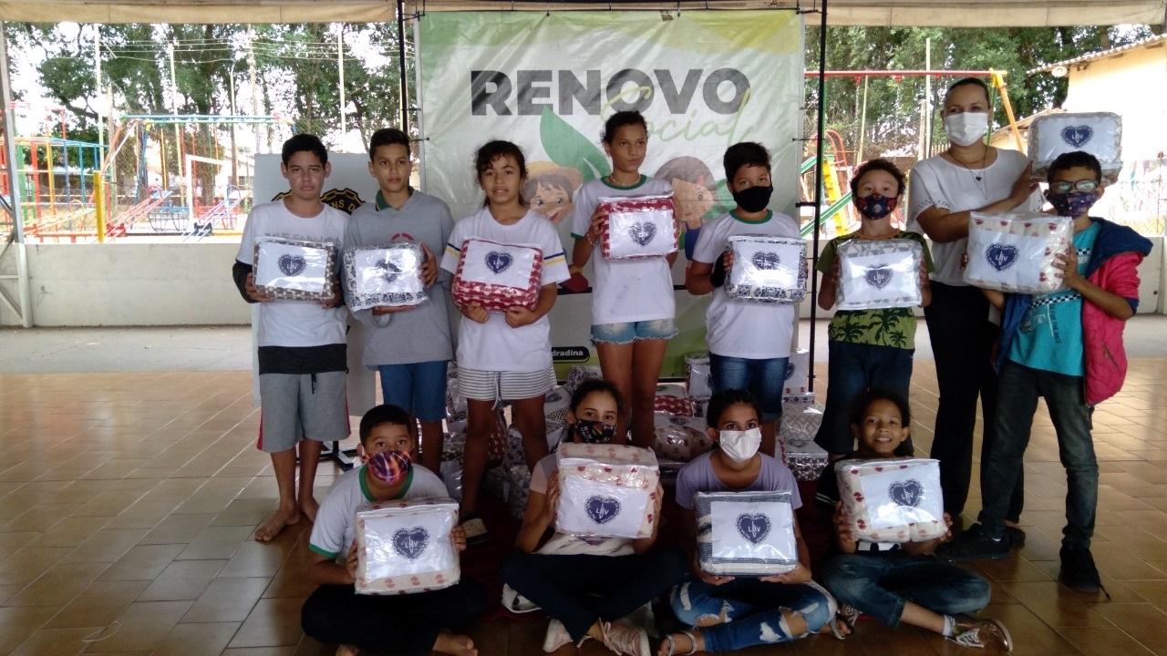 LBV entrega cobertores a famílias andradinenses