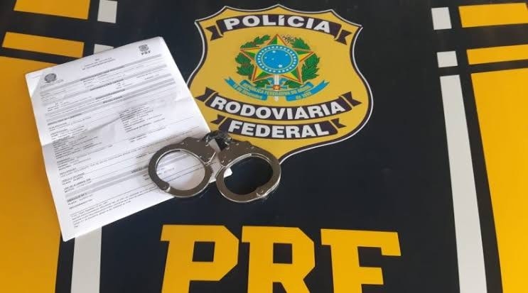 Polícia Rodoviária Federal prende homem com documento falso em Três Lagoas