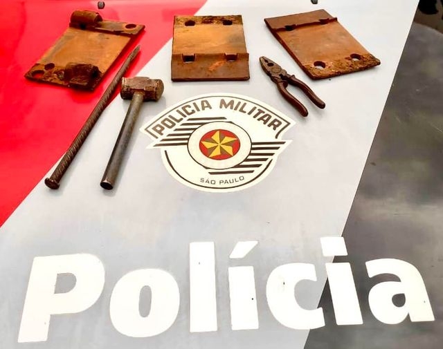Força Tática de Andradina prendeu soldador furtando linha do trem próximo do Parque da Expoan
