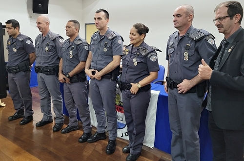 Policiais do 28º BPM/I de Andradina recebem medalha ‘Combatentes da força pública’