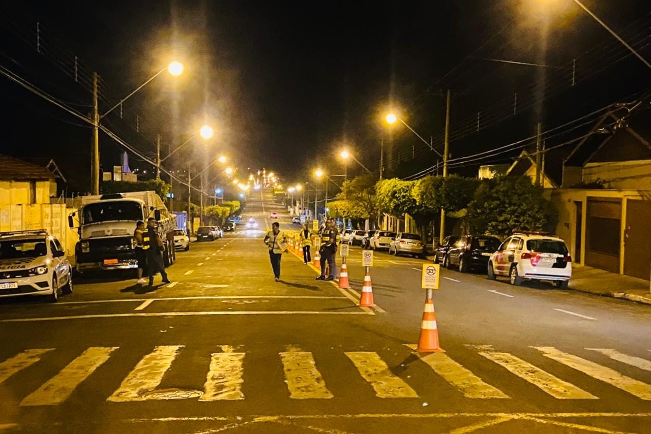 Em Andradina operação do DETRAN com as Polícias Militar e Civil na avenida Rio Grande do Sul com a rua Paes Leme