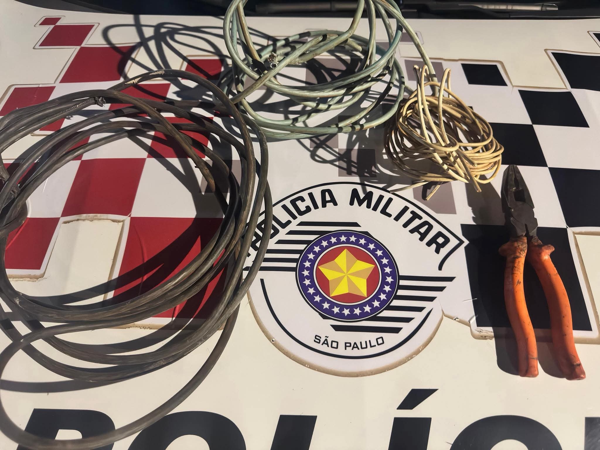 Polícia Militar de Andradina prende indivíduo por furto de fios de cobre no bairro Stella Maris
