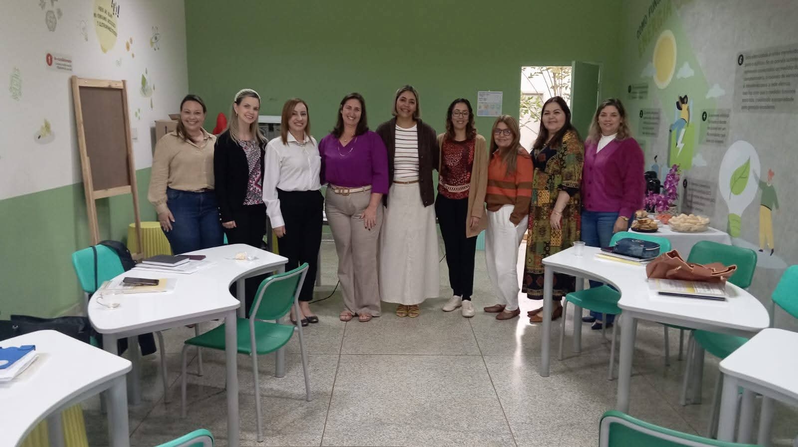 Secretaria de Educação de Castilho recebe formadores do Pacto EJA em parceria com a Unimed