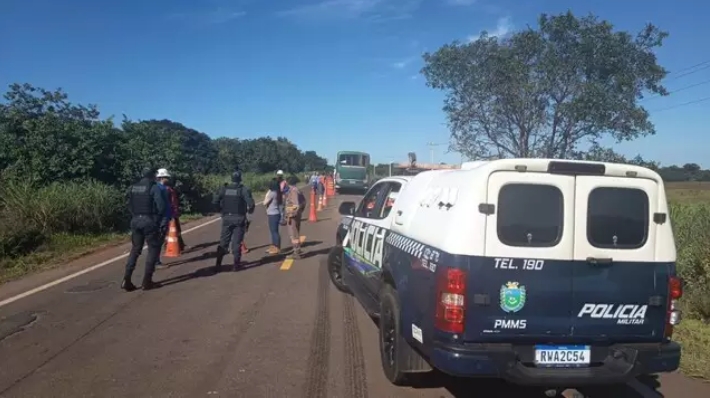 Em Inocência 03 ônibus com trabalhadores se envolvem em acidente na rodovia MS-377
