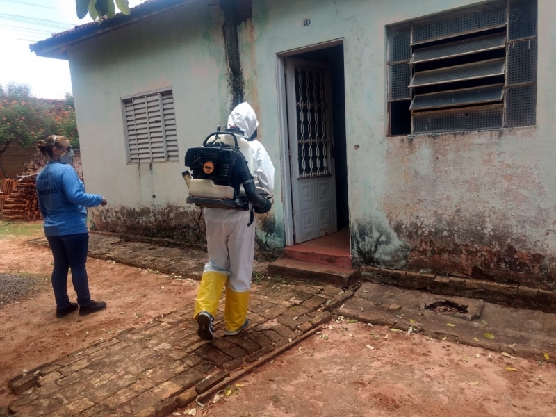 Em Guararapes agentes iniciam aplicação de inseticida em casas para combate à dengue