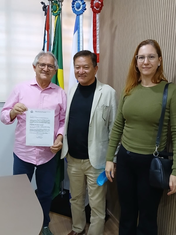 Nova diretora do TCE/SP em Andradina é apresentada na Câmara e convida vereadores para evento do Tribunal
