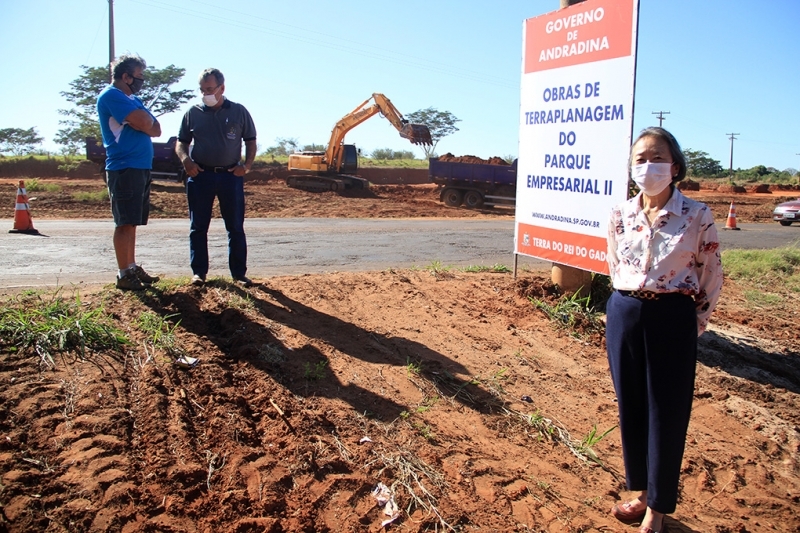 Governo de Andradina inicia obras de terraplanagem do Parque Empresarial II