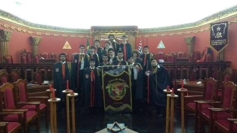 Alunos de Enfermagem da AEMS visitam equipe do Samu de Três Lagoas