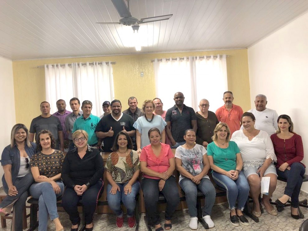 Sindicato dos Servidores e Funcionários Públicos Municipais de Andradina homenageia servidores com festa pelo Dia do Servidor