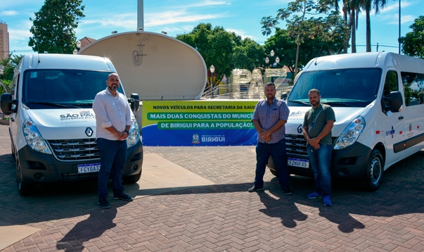 Prefeitura de Birigui recebe duas vans do Governo do Estado para transporte de pacientes da Saúde