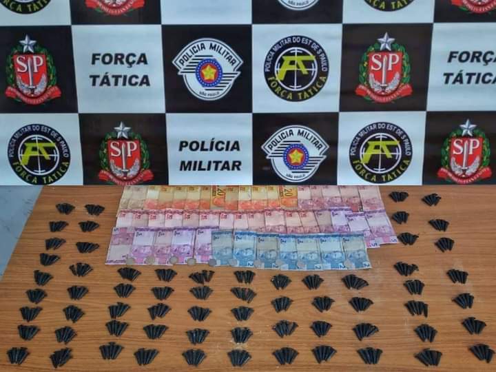 Dois rapazes são presos pela Rocam com mais de 300 pinos de cocaína, no Água Branca em Araçatuba