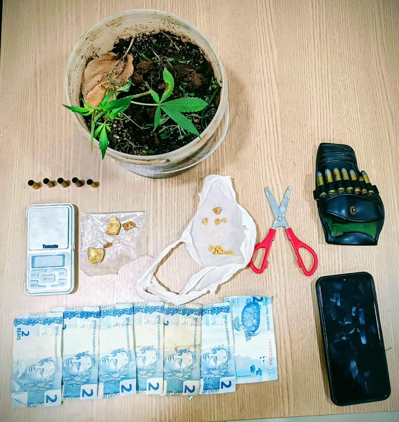 Polícia Militar de Andradina Realiza Prisão por Tráfico de Drogas e Apreende Munições no bairro Castanheiras