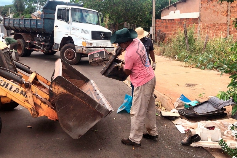 Andradina Limpa continua trabalhos no Santa Cecília e Distrito Industrial