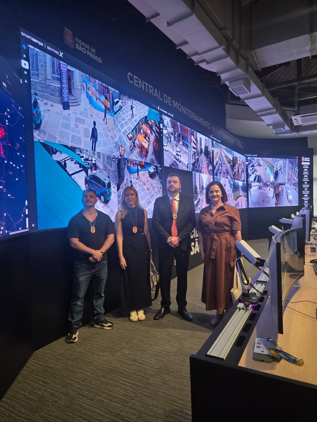 DELEGADOS DO DEINTER 8 DE PRUDENTE REALIZAM VISITA TÉCNICA AO SMART SAMPA PARA CONHECER MODELO DE SEGURANÇA PÚBLICA INTEGRADA