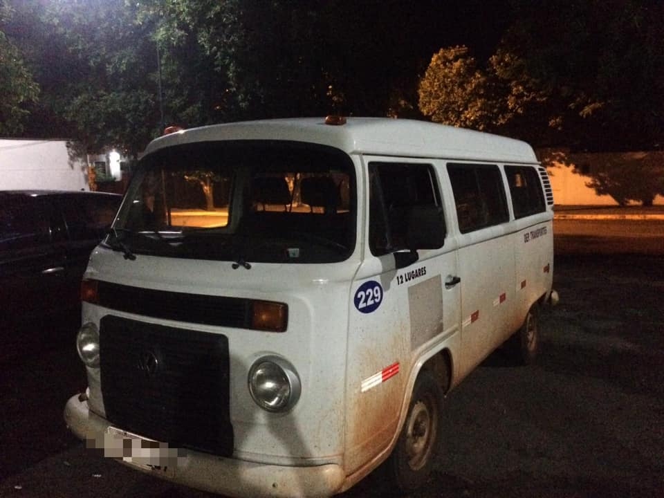 Em Itapura polícia militar apreende 03 menores e recupera kombi furtada da Prefeitura de Pereira Barreto