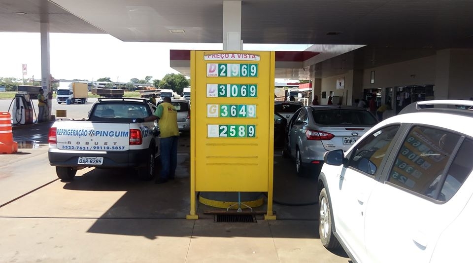 MORADORES DE ANDRADINA TEM GASOLINA R$ 3,64 NO POSTO DE CASTILHO NA DIVISA SP COM MS