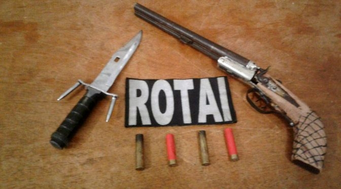 Agentes do CPP de Valparaíso apreendem duas baterias de aparelho celular camufladas na sola do chinelo da visitante