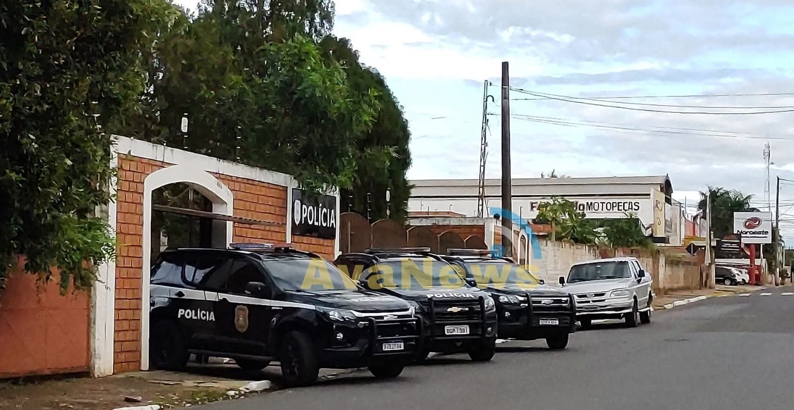 DEIC DE ARAÇATUBA CUMPRE MANDADO DE BUSCA COM OBJETIVO DE REPREENSÃO DO CRIME DE TRÁFICO DE DROGAS EM AVANHANDAVA
