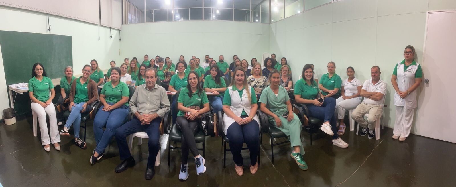 Grupo do Viver Bem participa de palestra sobre Hipertensão e Obesidade na Unimed Andradina
