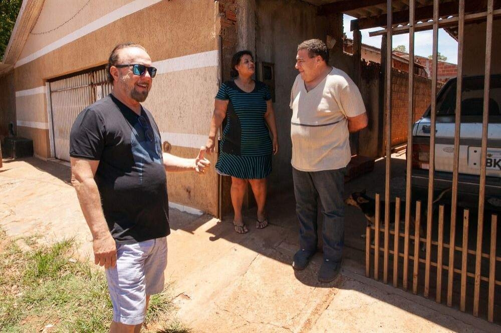 Mário Celso cumpre compromisso de campanha e volta ao bairro Gasparelli em Andradina