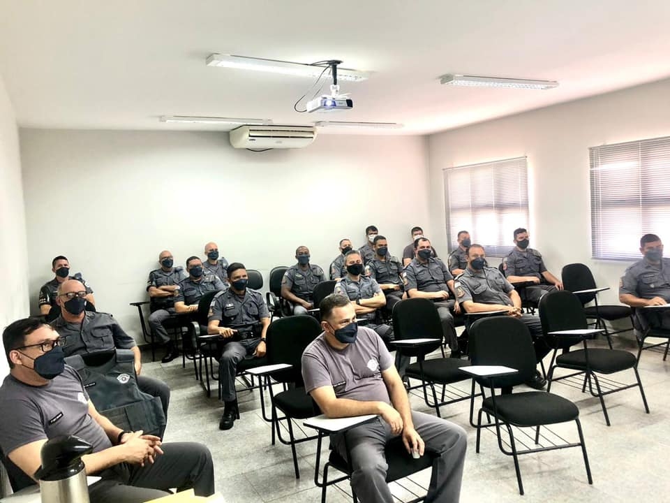 EM ANDRADINA 28º BPM/I HABILITA O EFETIVO PARA UTILIZAÇÃO DA ARMA DE INCAPACITAÇÃO NEUROMUSCULAR
