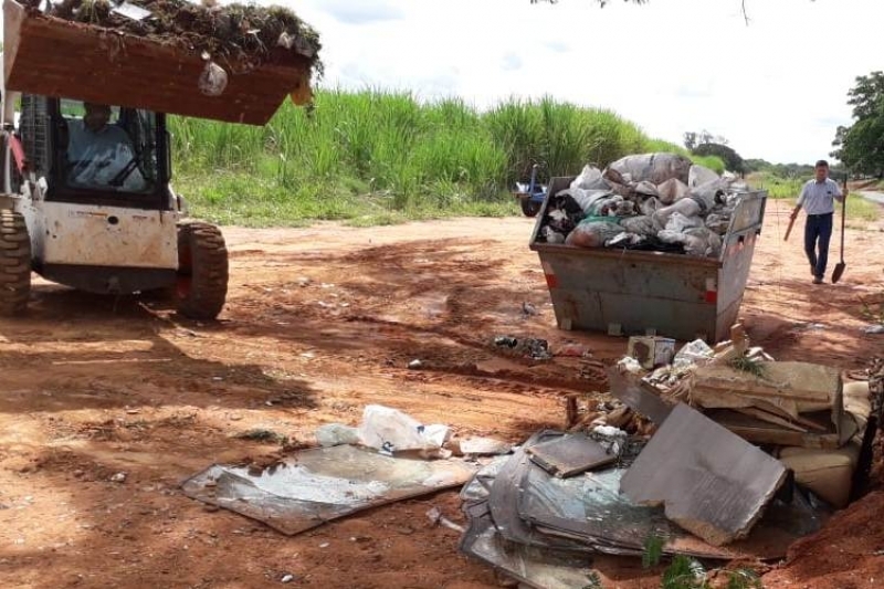 Prefeitura de Penápolis intensifica limpeza de estradas rurais e pontos viciados
