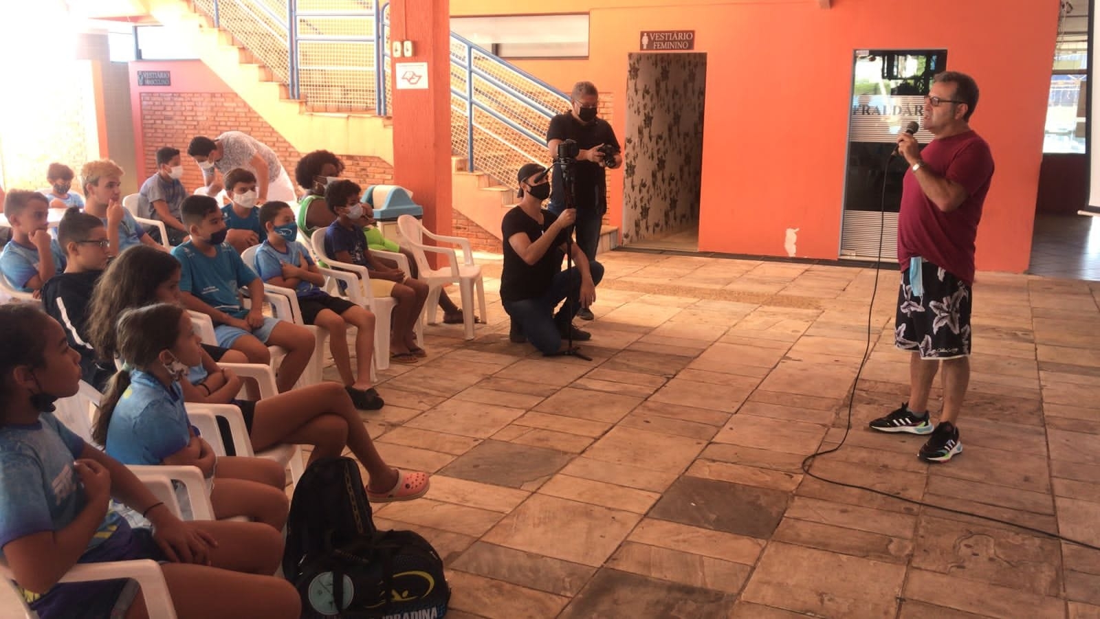 Em Andradina ex-atleta e nadador Ricardo Prado faz palestra para os alunos de natação do ATC