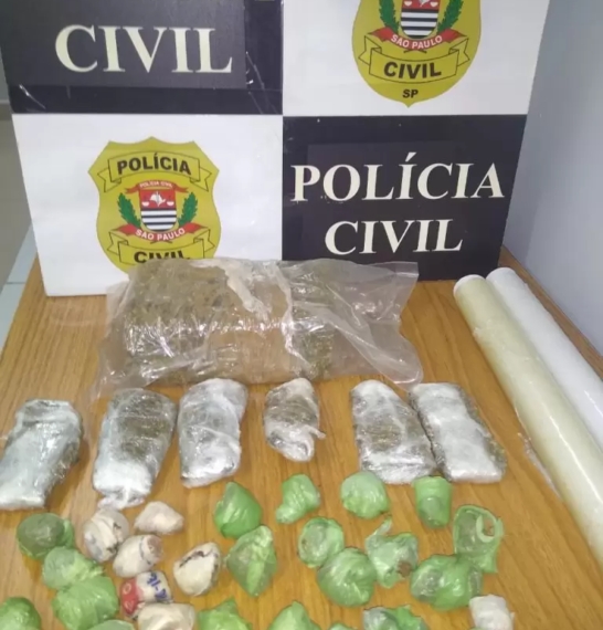 DISE de Araçatuba apreende tabletes de maconha no telhado de casa, alvo de investigação bairro São José