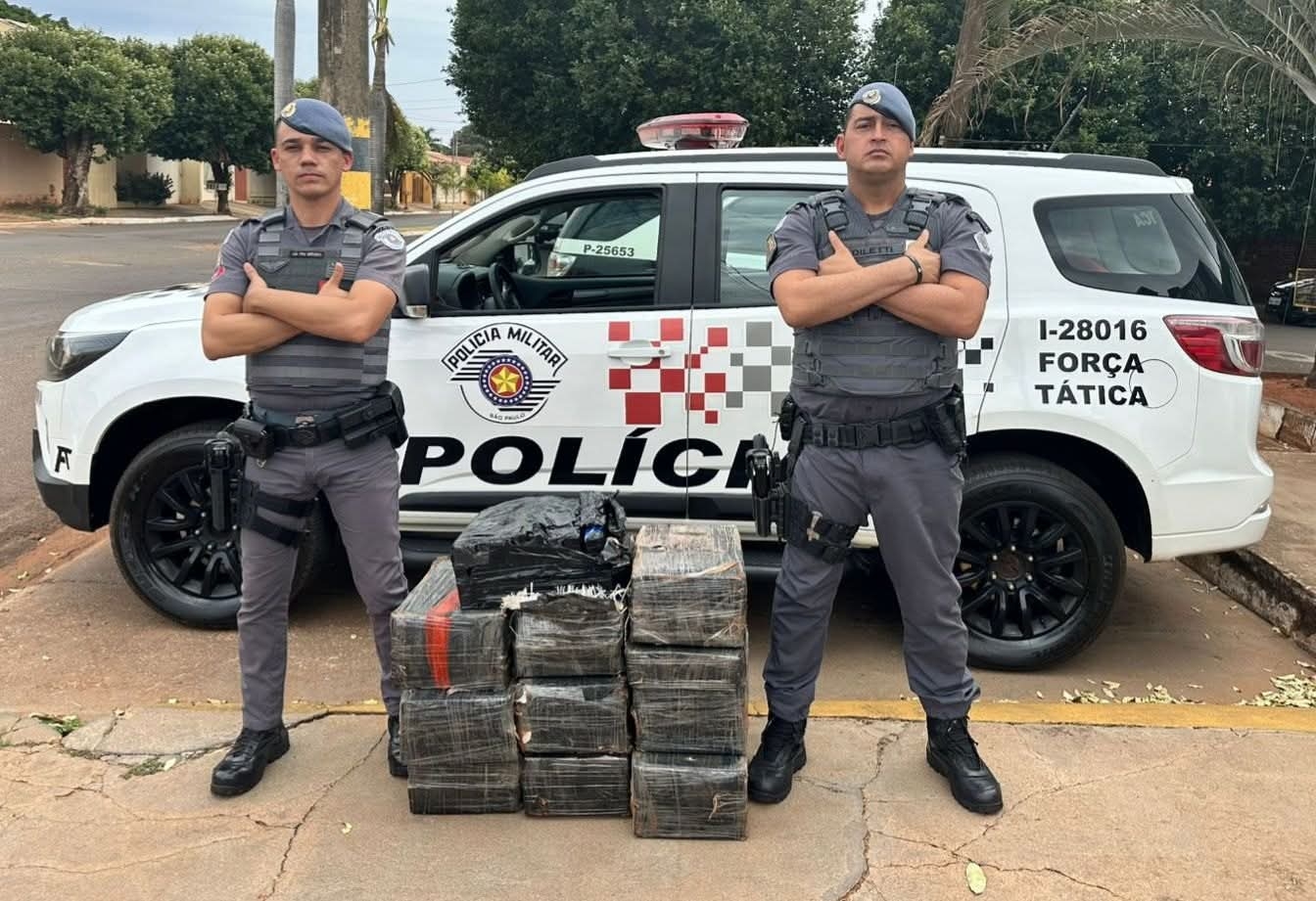 Força Tática prende dupla com 200,5 kg de maconha na SP-300 em Castilho