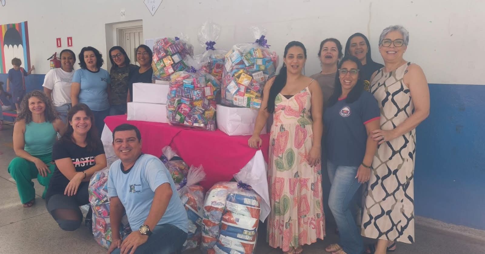 Escola Municipal de Três Lagoas doa 9.007 caixinhas de gelatina e 40 fraldas ao Hospital Auxiliadora