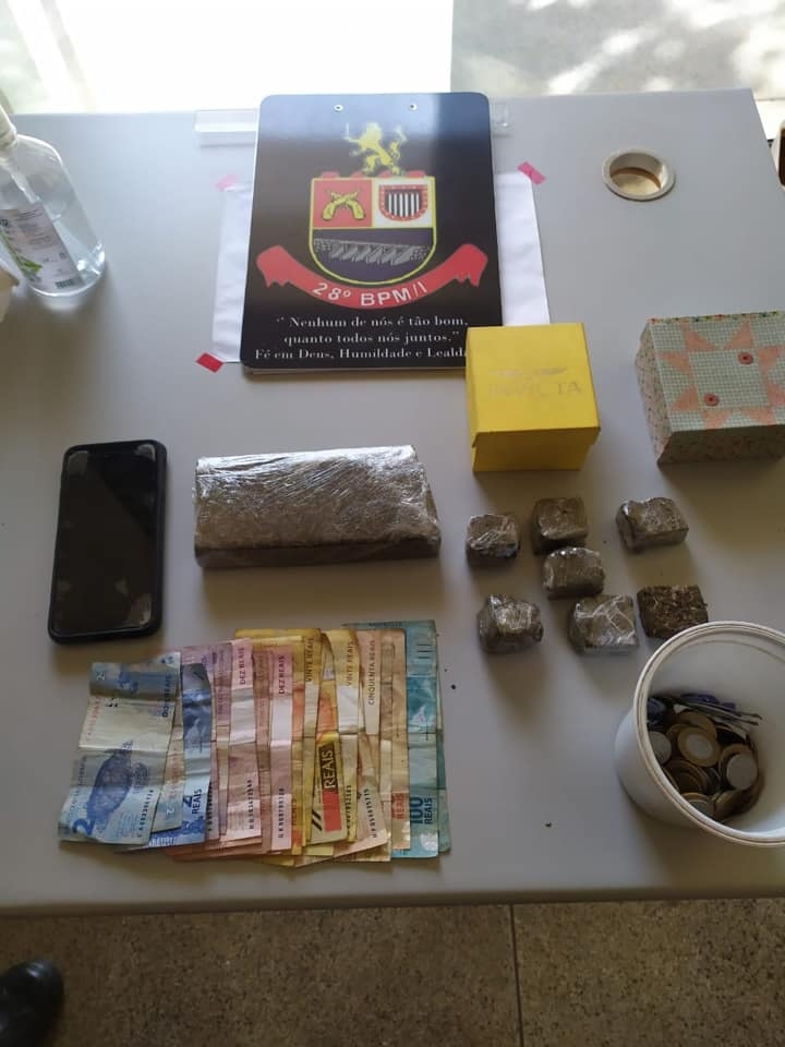 Polícia Militar de Lavínia realizando patrulhamento prendeu motociclista por tráfico de drogas