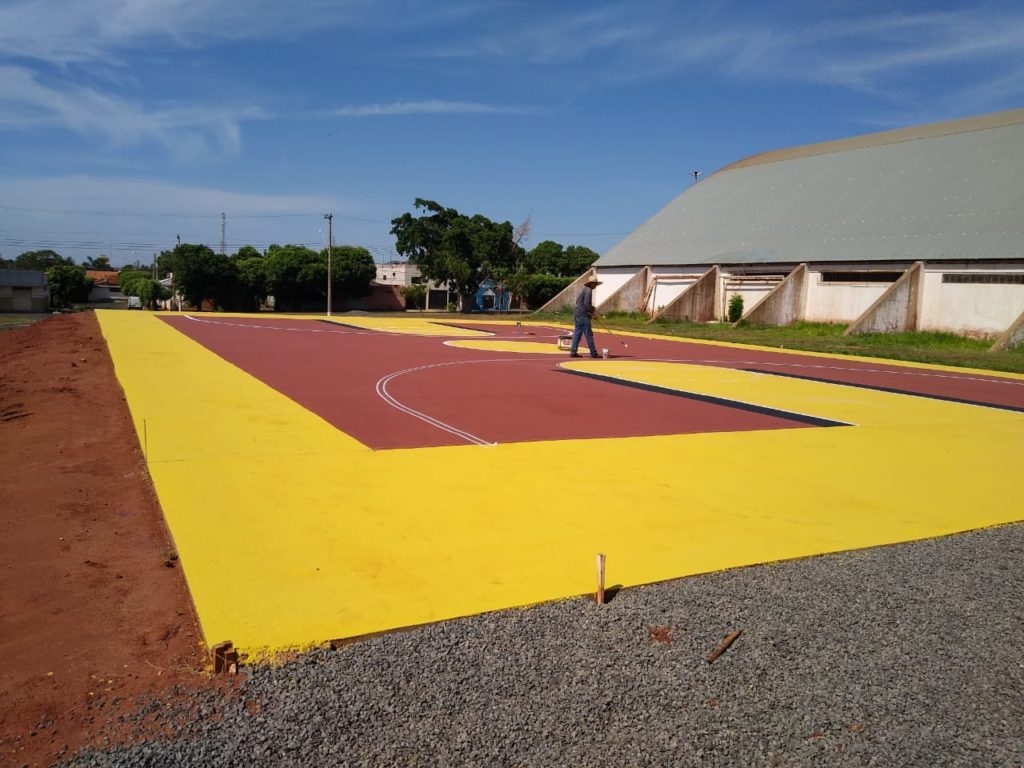 Prefeitura de Pereira Barreto está realizando a construção de duas novas quadras esportivas próximas ao Ginásio Municipal de Esportes