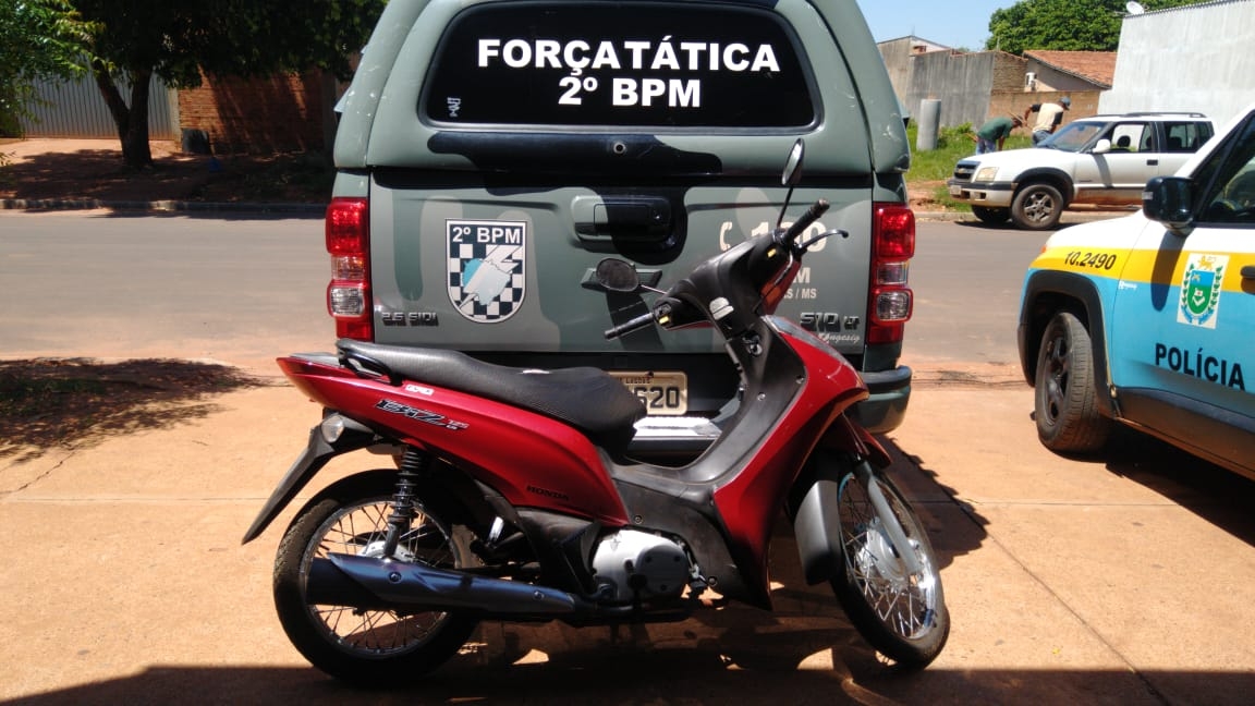 Polícia Militar prende 2 homens e recupera motocicleta e eletrônicos furtados em Três Lagoas
