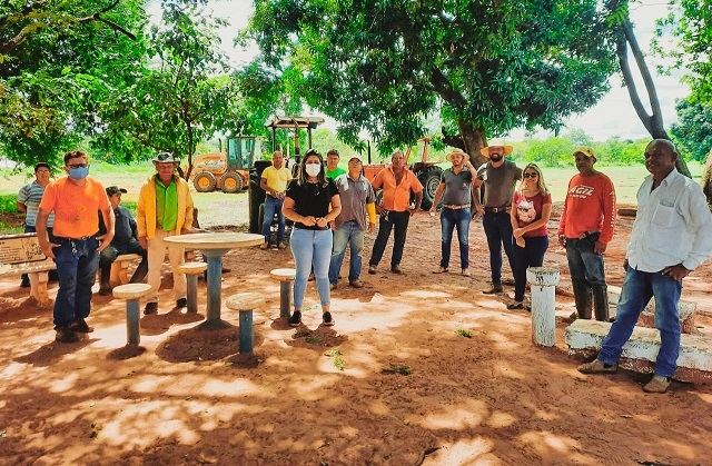 Para afastar a ameaça da Dengue, Novo Governo de Andradina faz limpeza no Distrito de Paranápolis