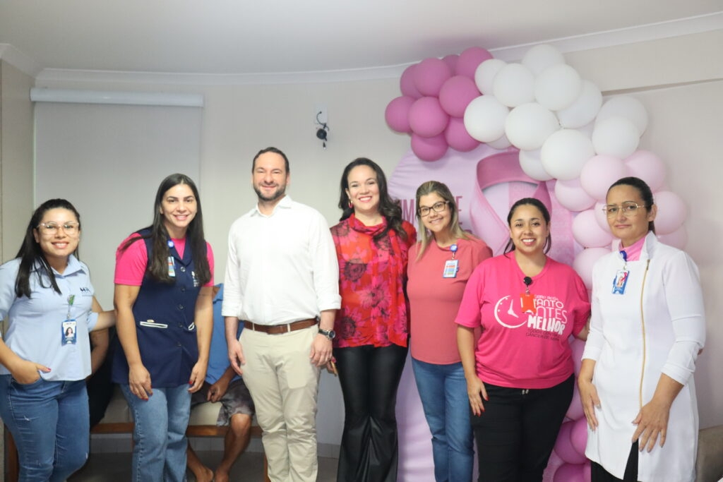 Setor da Oncologia do Hospital Auxiliadora realiza ação em alusão ao “Outubro Rosa” em Três Lagoas