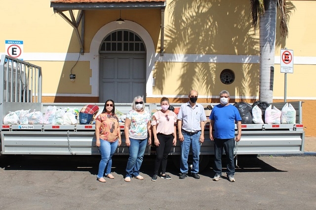 Em Andradina vereadora Eloá Pessoa agradece doadores do Drive Thru da Campanha do Agasalho