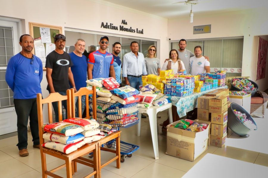 Rede Feminina de Combate ao Câncer de Três Lagoas recebe mais de 6 mil caixas de gelatina e 200 quilos de alimentos arrecadados nos JEMS 2022