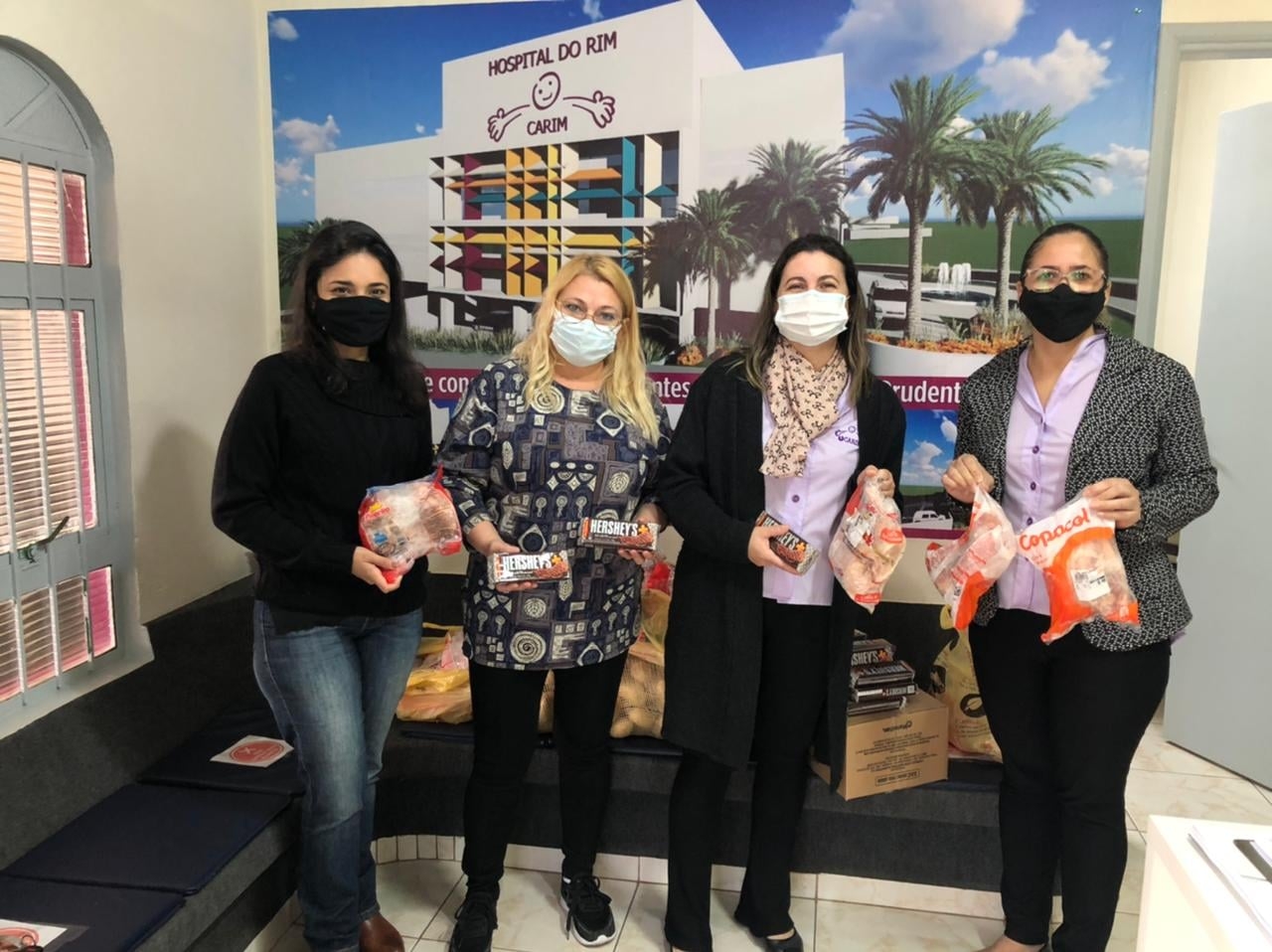 Fraternidade Feminina da Loja Maçônica Luz do Conclave de Presidente Prudente entrega kits de alimentos aos pais da Carim